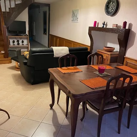 A La Petite Maison De Village *